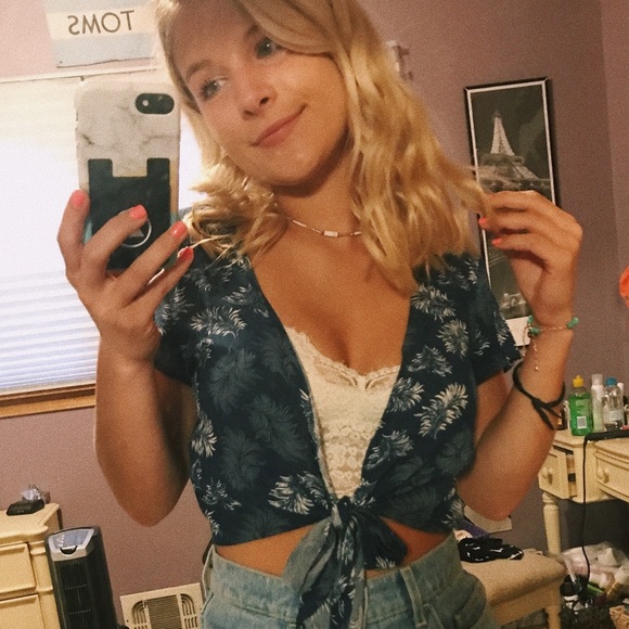 tie front top - Picture 1 of 1